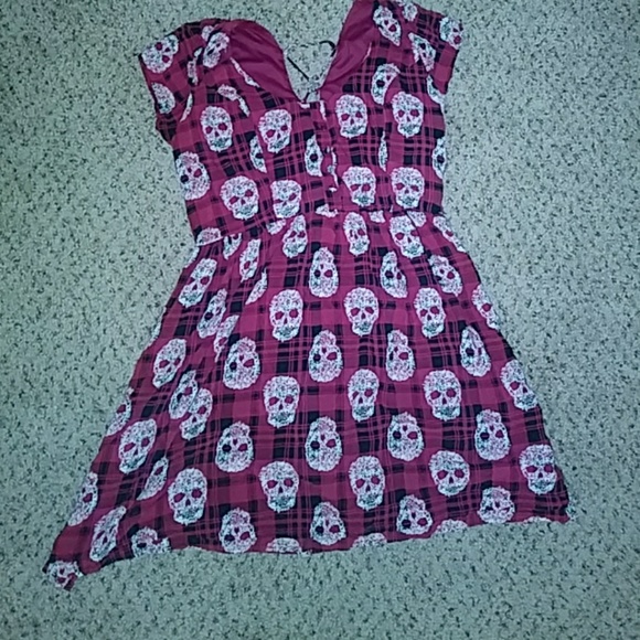 Red plaid skull dress - Picture 1 of 3
